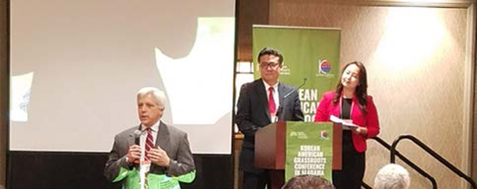 Giving Congratulatory Remarks by Mayor Ron Anders, Jr