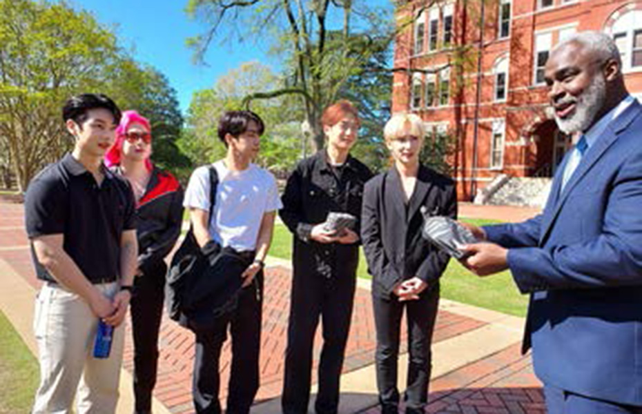 students meeting with Dr. Cook